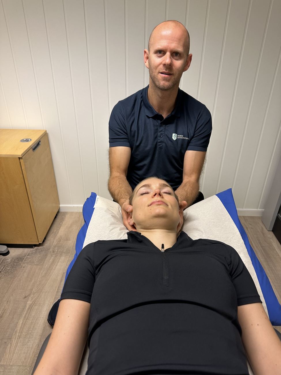 Osteopat Stian med pasient